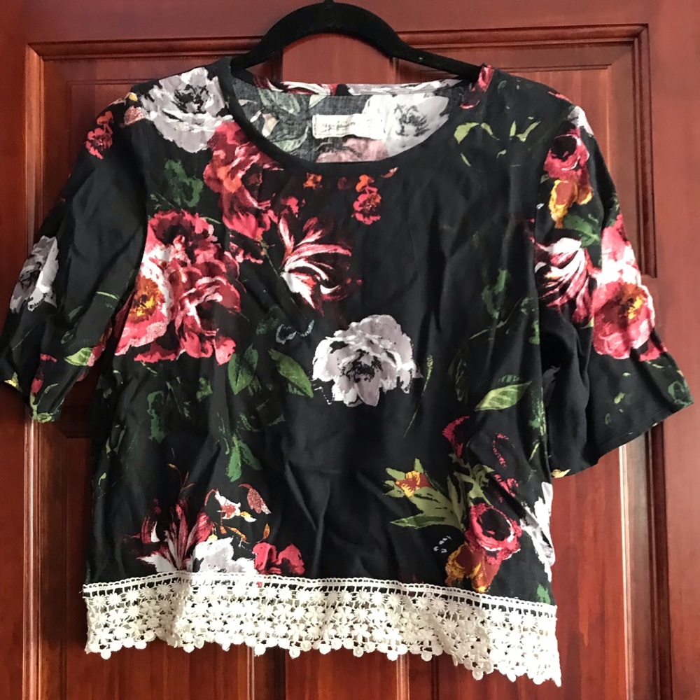 Floral lace top!